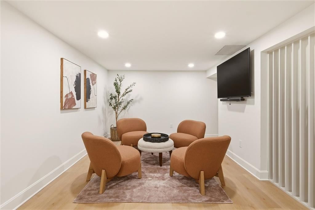 Photo 48 of 72 - 2832 W 91st Street
