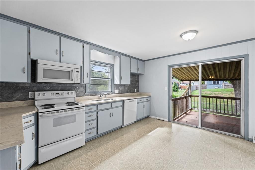 9636 Outlook Drive — photo 11