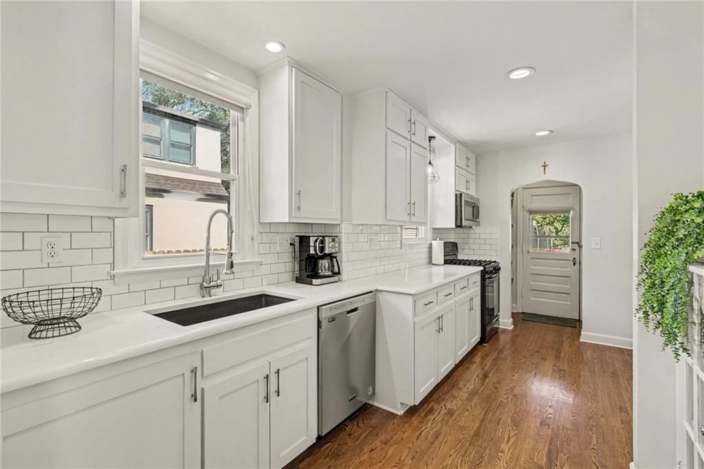 7559 Grand Avenue — photo 14