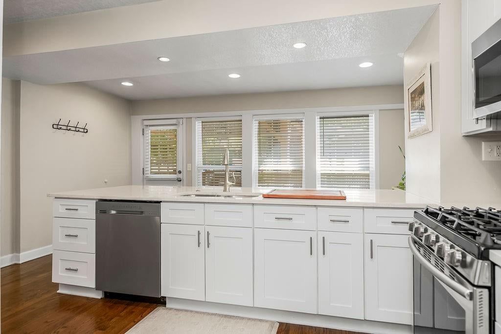 7507 Walnut Street — photo 16