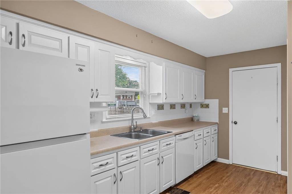 2213 NW 84th Terrace — photo 8