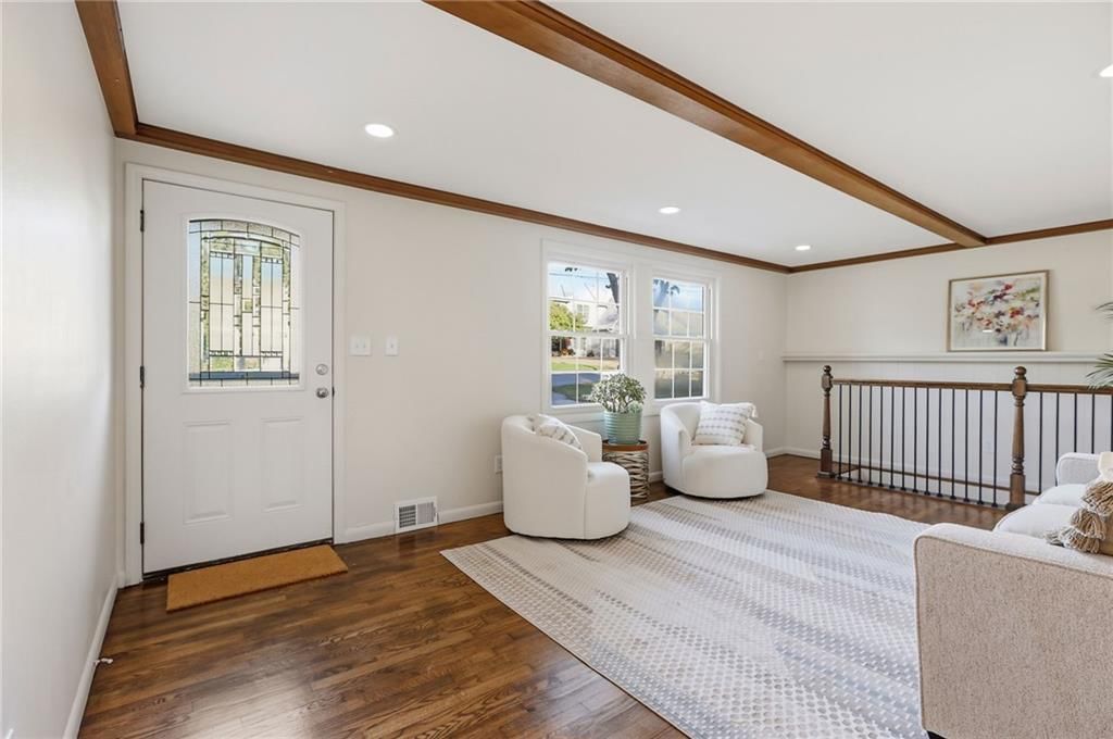 5909 Melrose Lane, Shawnee, KS: listing photo 3