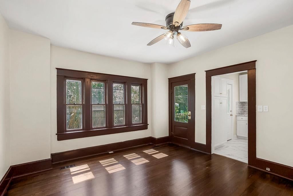 724 N Oak Street — photo 9