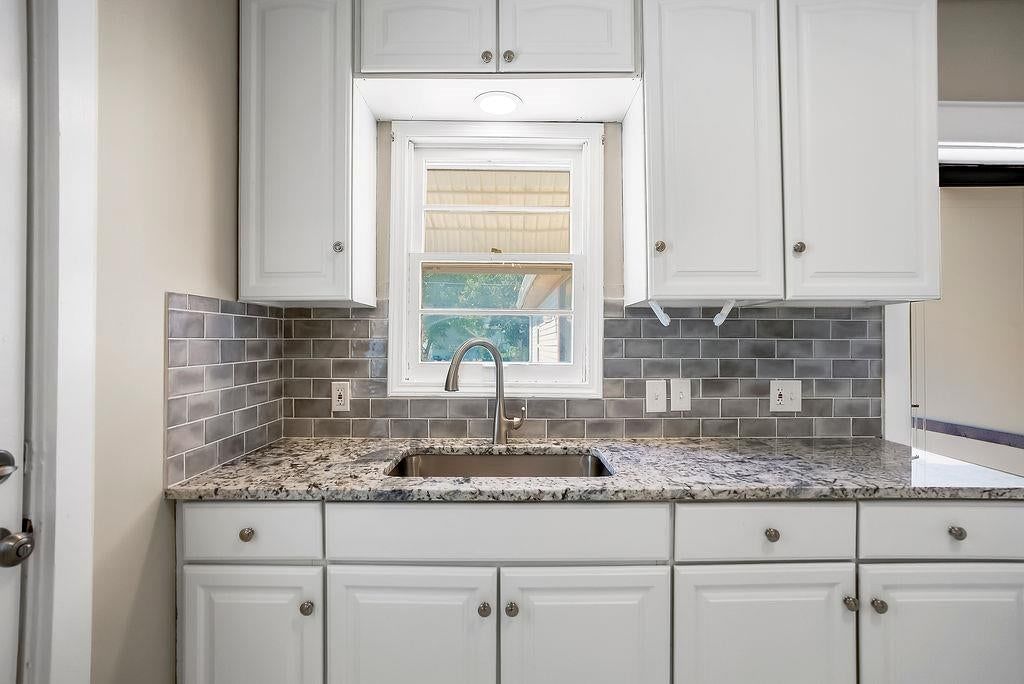 724 N Oak Street — photo 12