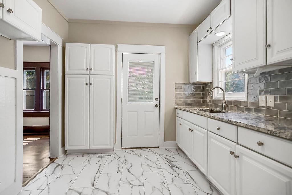 724 N Oak Street — photo 14