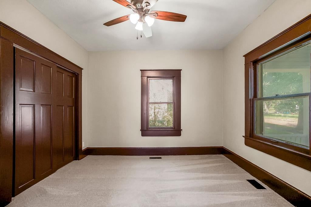 724 N Oak Street — photo 15