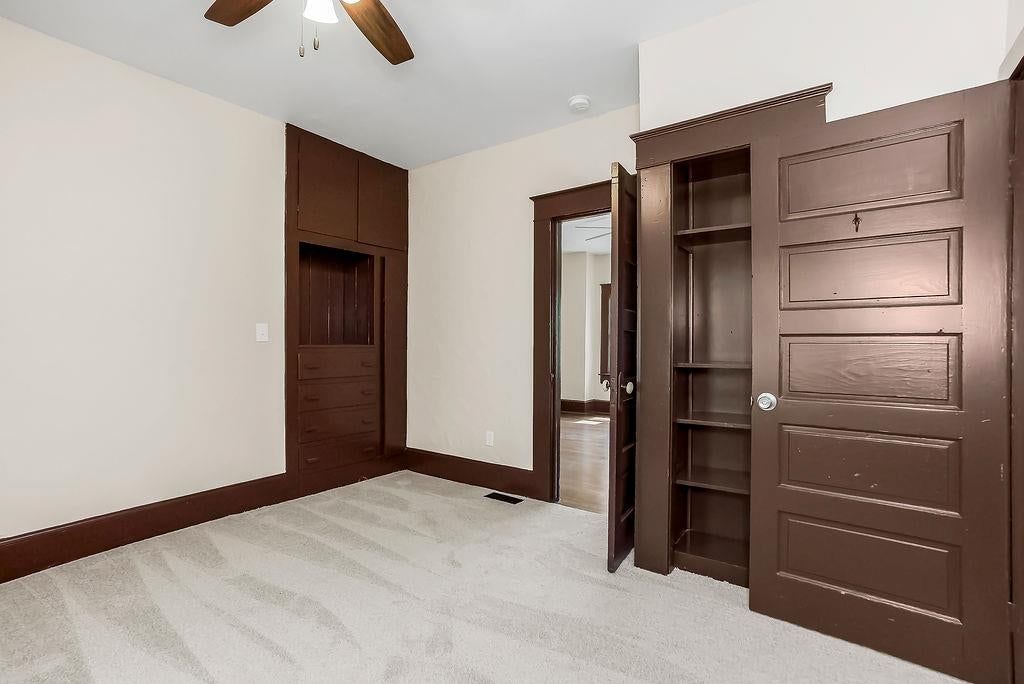 724 N Oak Street — photo 20
