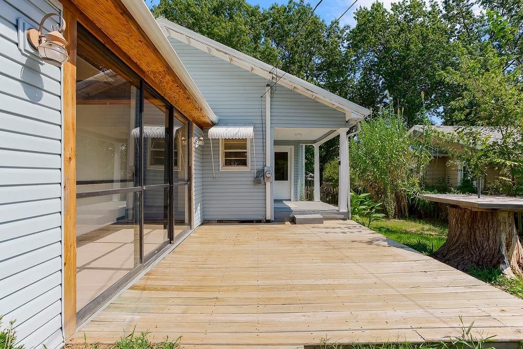 724 N Oak Street — photo 26