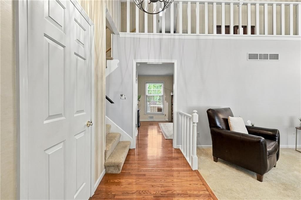 900 SW Murray Road, Lee's Summit, MO: listing photo 3
