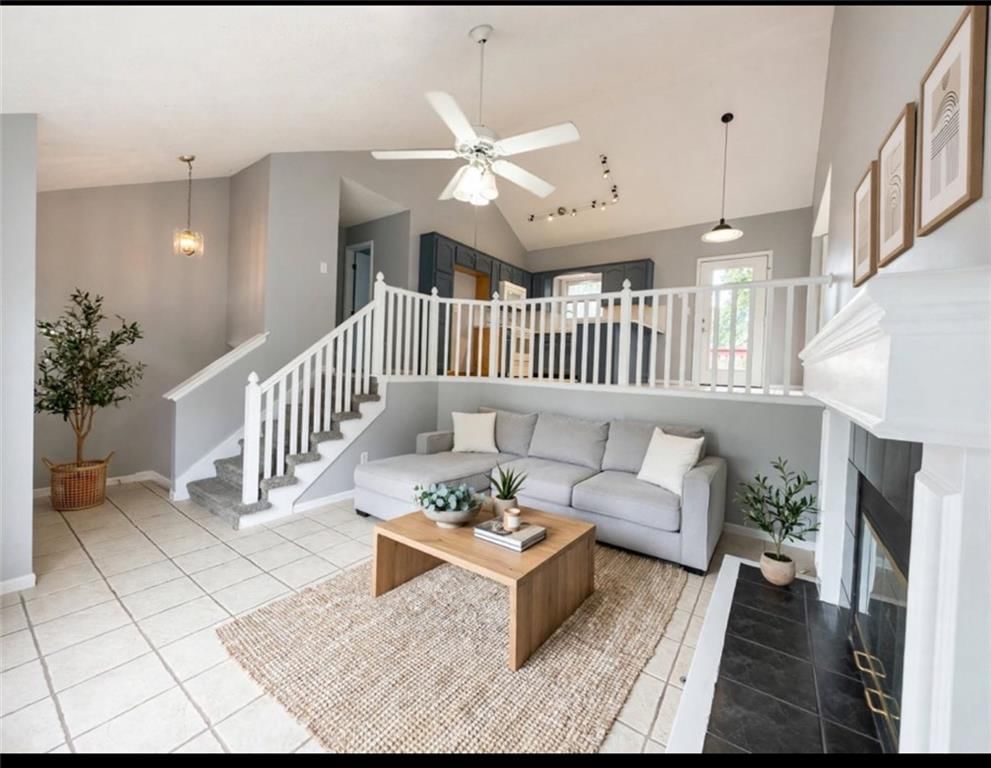 2108 SW STERLING Drive, Lee's Summit, MO