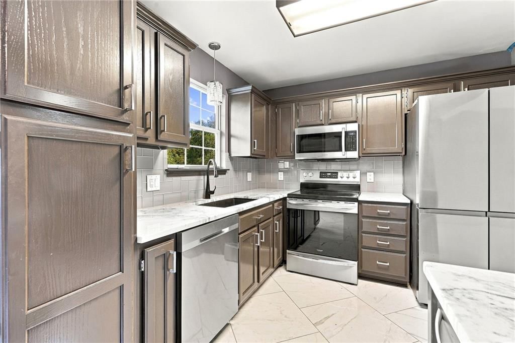 5760 NW Plantation Lane — photo 9