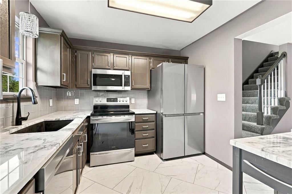 5760 NW Plantation Lane — photo 10