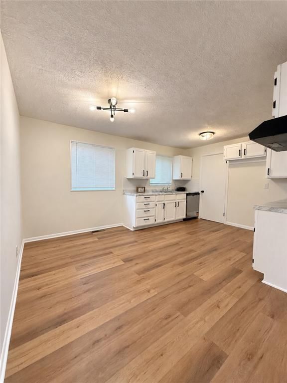 Photo 5 of 12 - 7209 E 86 Street, Kansas City, MO 64138