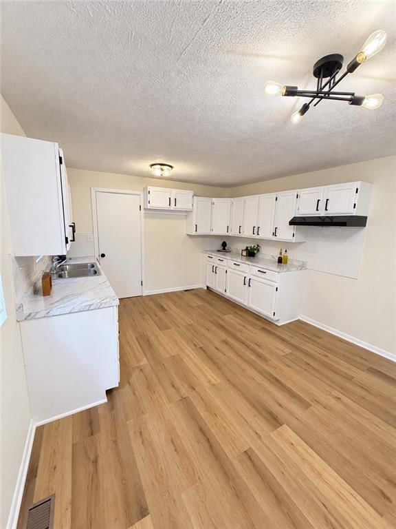 Photo 6 of 12 - 7209 E 86 Street, Kansas City, MO 64138
