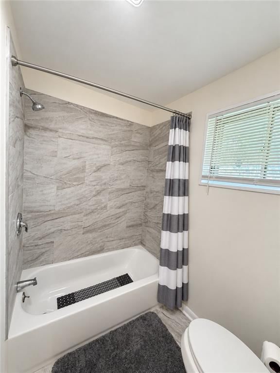 Photo 8 of 12 - 7209 E 86 Street, Kansas City, MO 64138