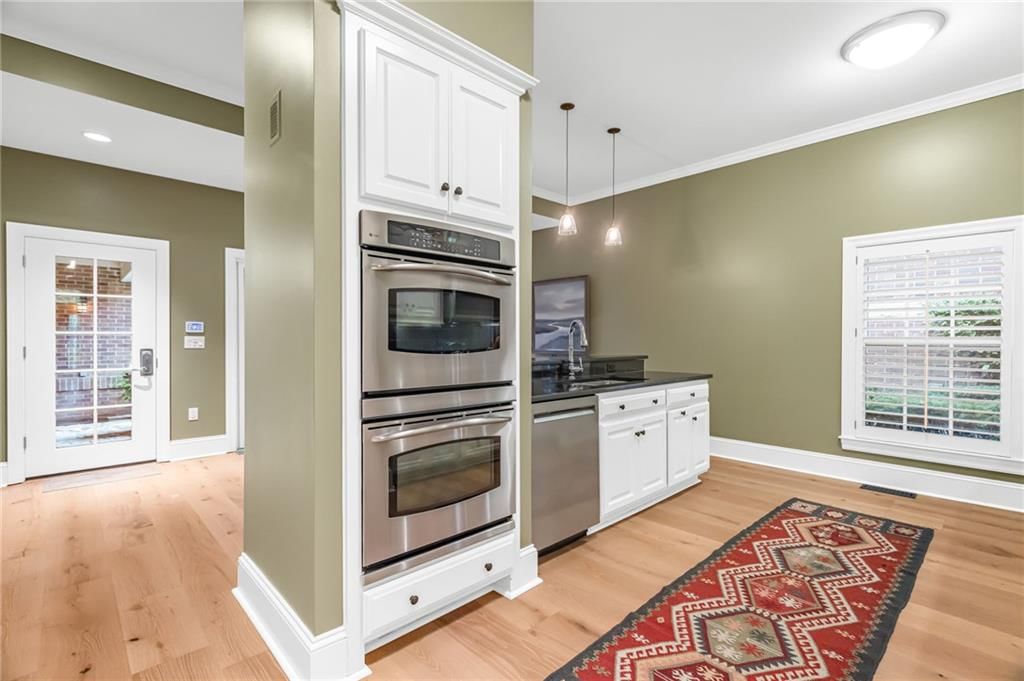 4911 Wyandotte Street — photo 11