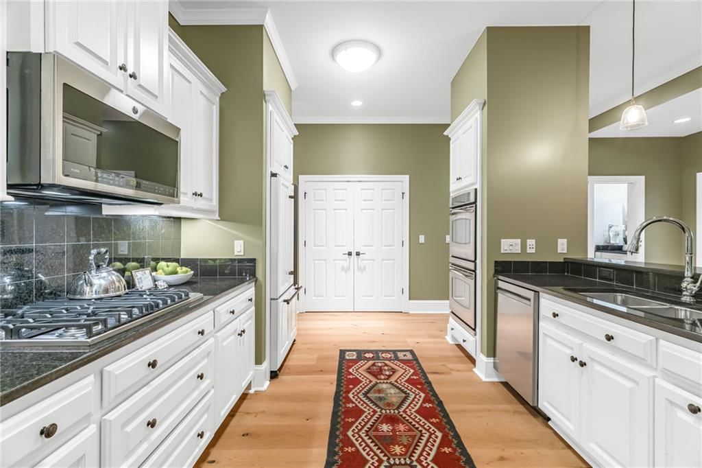 4911 Wyandotte Street — photo 14