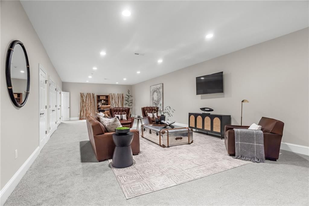 4911 Wyandotte Street — photo 30