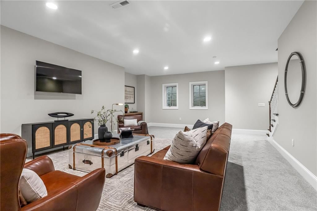 4911 Wyandotte Street — photo 31