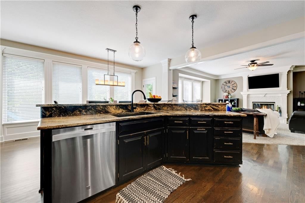 Photo 11 of 41, 14018 ASH Street, Overland Park, KS 66224