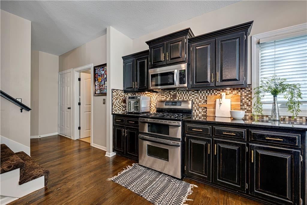 Photo 13 of 41, 14018 ASH Street, Overland Park, KS 66224