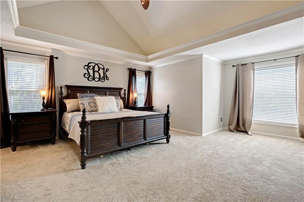 Photo 19 of 41 - 14018 ASH Street, Overland Park, KS 66224