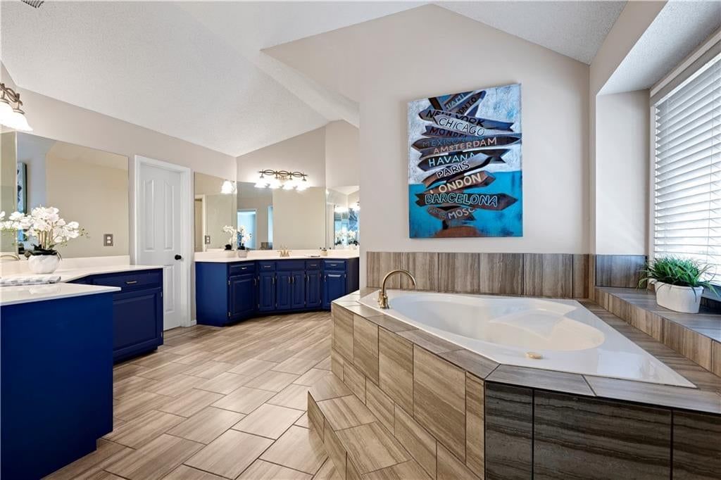 Photo 22 of 41 - 14018 ASH Street, Overland Park, KS 66224