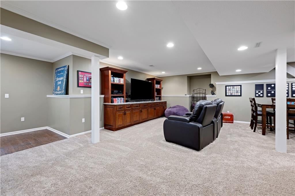 Photo 32 of 41 - 14018 ASH Street, Overland Park, KS 66224