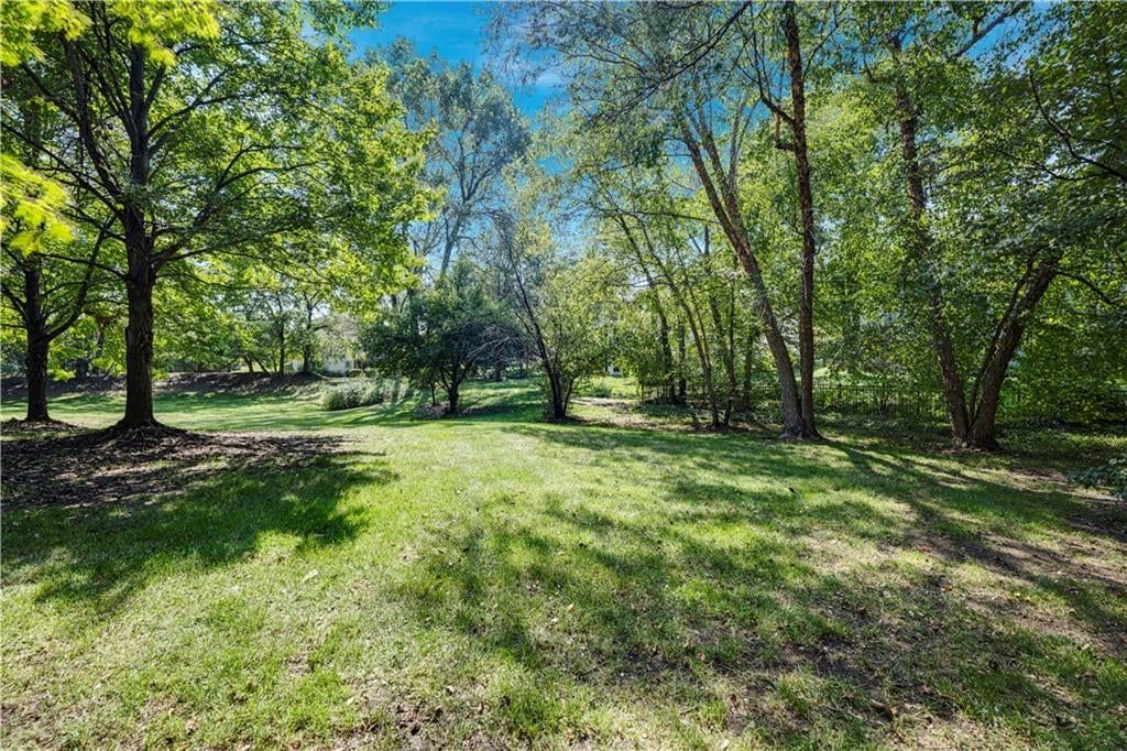 Photo 40 of 41 - 14018 ASH Street, Overland Park, KS 66224