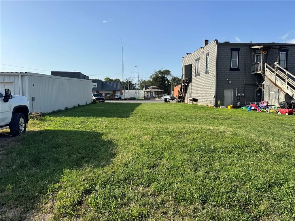 119 & 121 E Main Street — photo 2