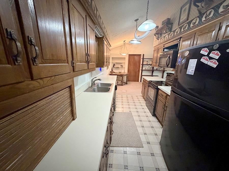 1405 Lynwood Court — photo 38