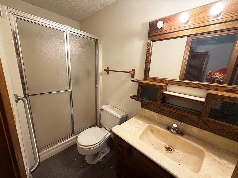 1405 Lynwood Court — photo 52