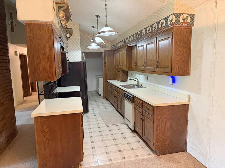 1405 Lynwood Court — photo 98