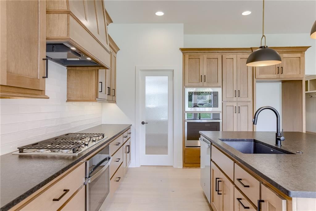 2416 W 179th Street — photo 16