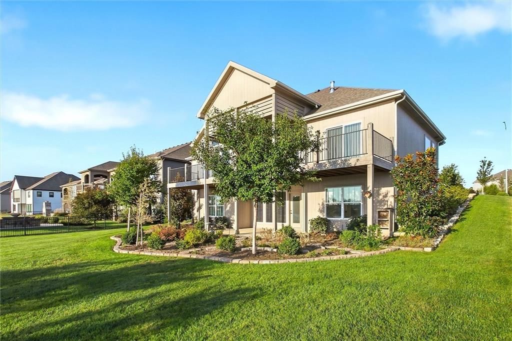 4313 Lakeshore Drive, Basehor, KS: listing photo 3