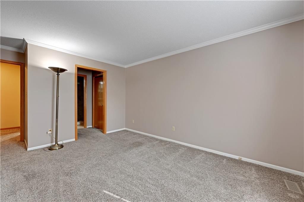 Photo 6 of 39 - 9623 Reeder Street, Overland Park, KS 66214