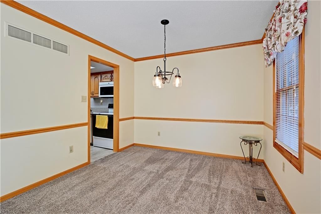 Photo 12 of 39 - 9623 Reeder Street, Overland Park, KS 66214