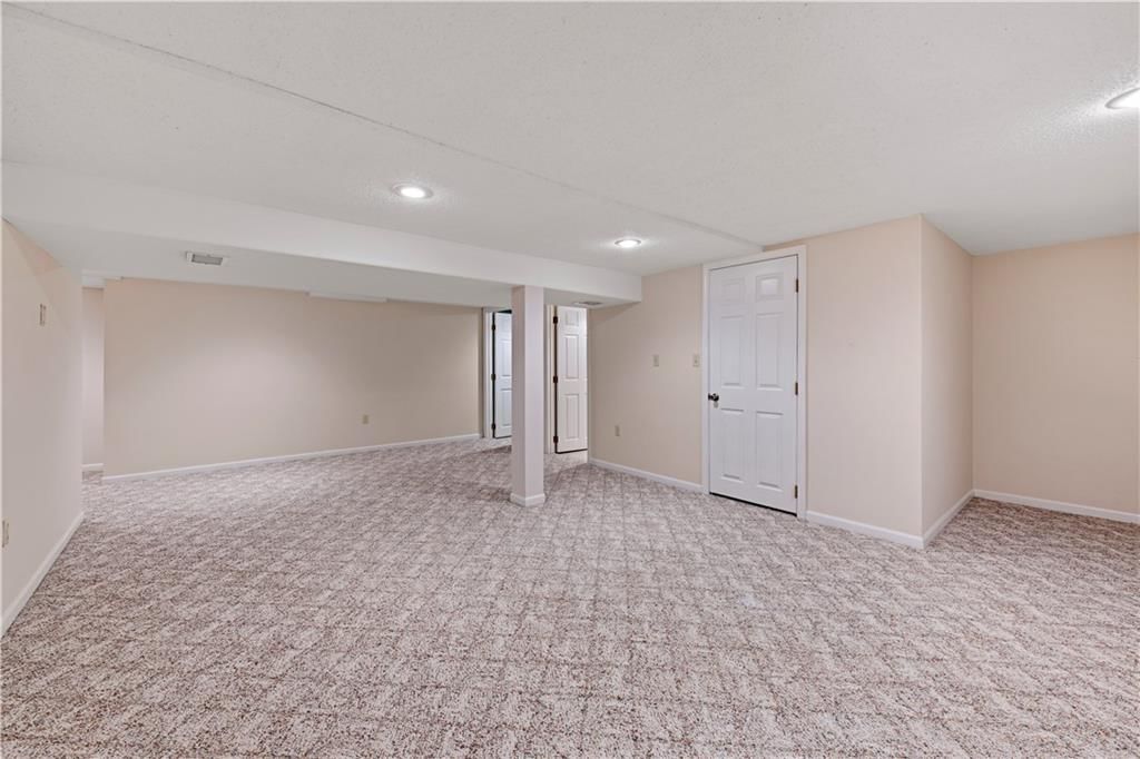 Photo 29 of 39 - 9623 Reeder Street, Overland Park, KS 66214