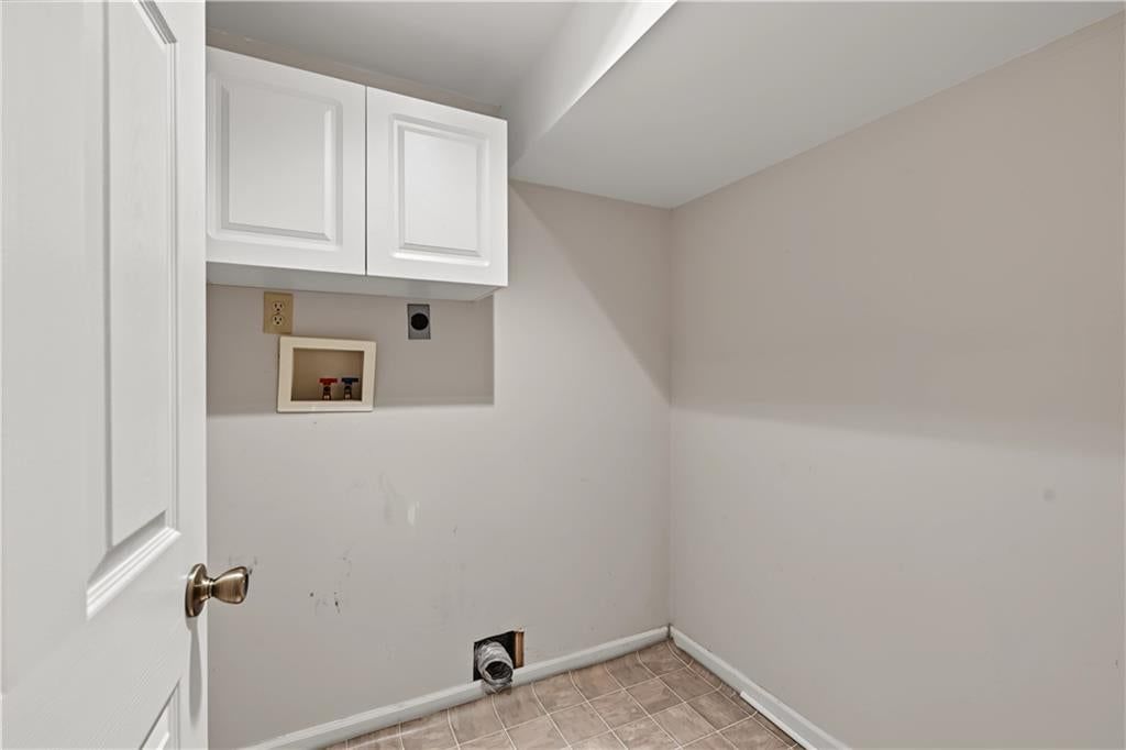 Photo 31 of 39 - 9623 Reeder Street, Overland Park, KS 66214