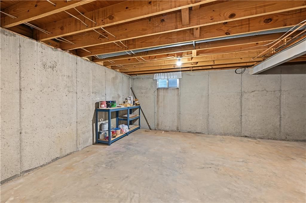 Photo 34 of 39 - 9623 Reeder Street, Overland Park, KS 66214