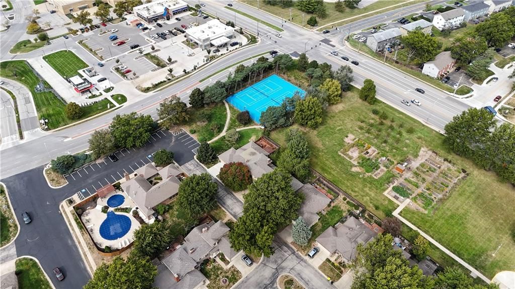 Photo 38 of 39 - 9623 Reeder Street, Overland Park, KS 66214