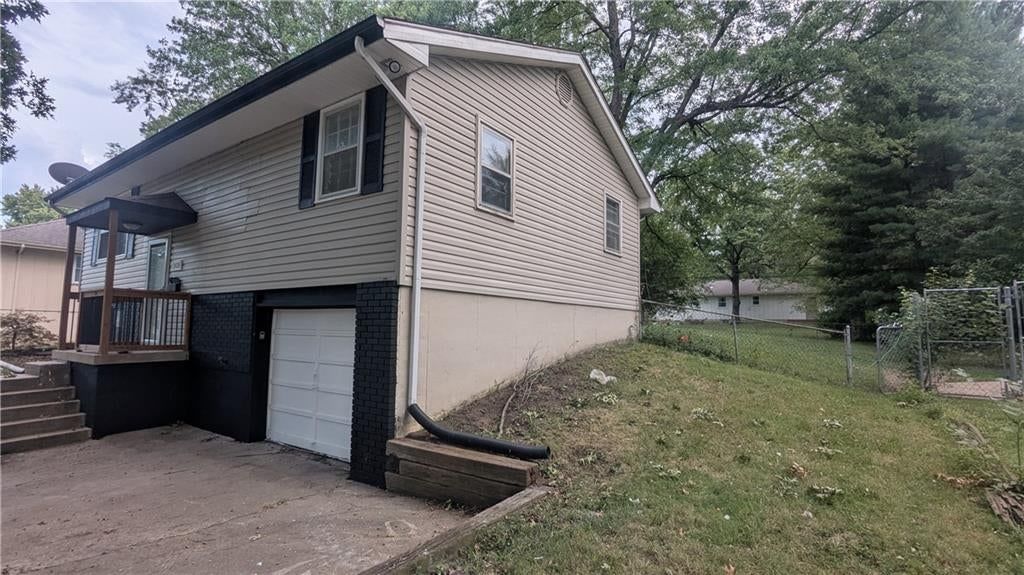 13420 Belmeade Avenue, Grandview, MO: listing photo 3