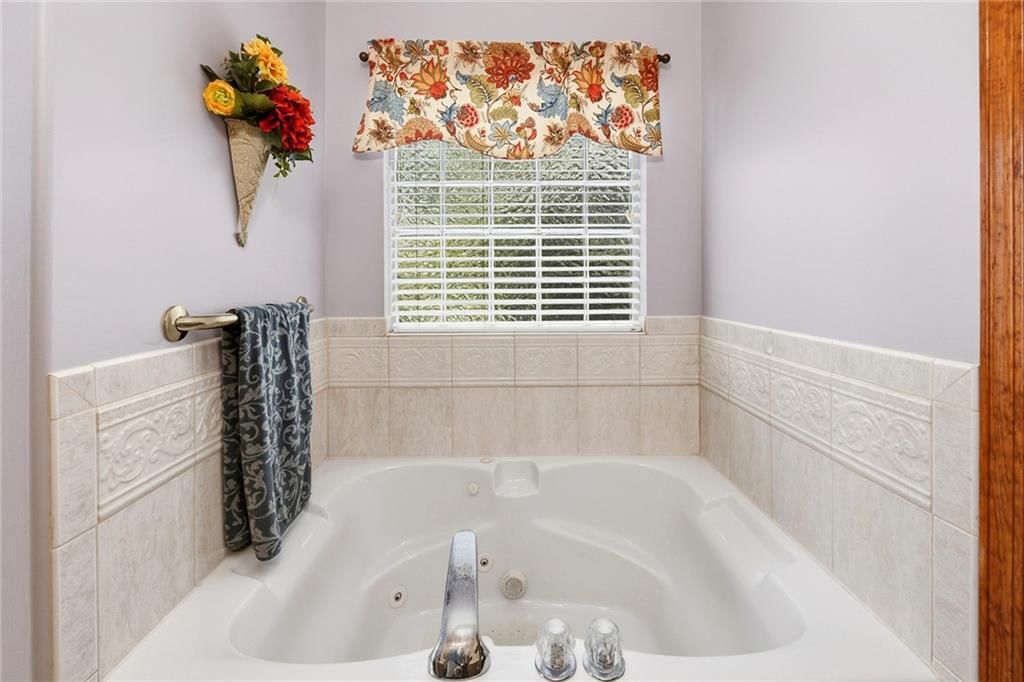 1513 NE Craigievar Drive — photo 24