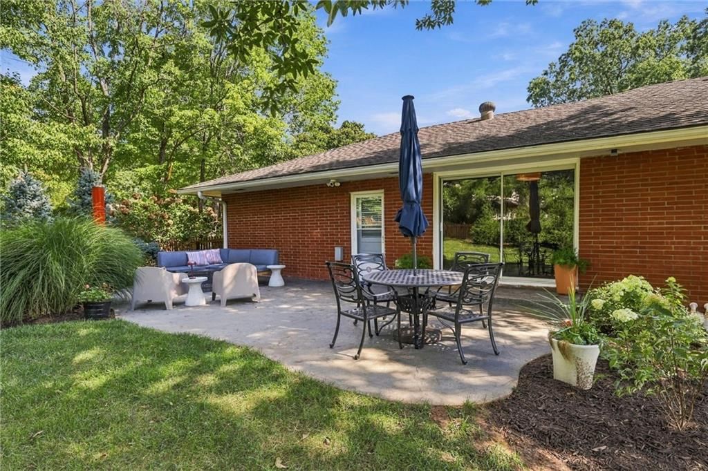 9500 Meadow Lane — photo 31
