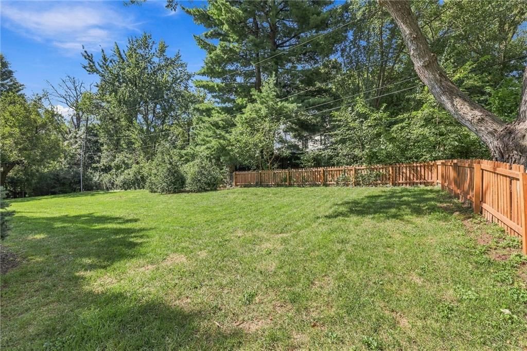9500 Meadow Lane — photo 34