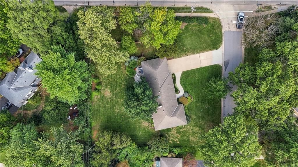 9500 Meadow Lane — photo 37