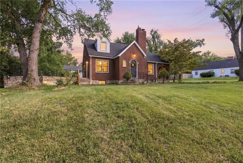 4400 Garfield Avenue — photo 38