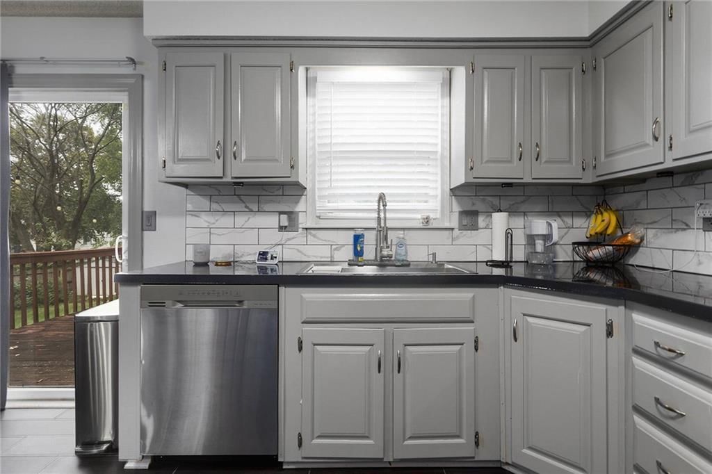 11312 W 77th Street — photo 9