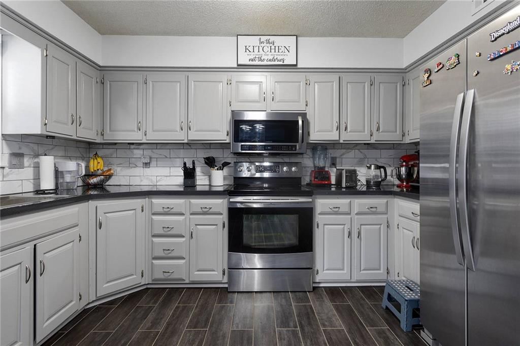 11312 W 77th Street — photo 10