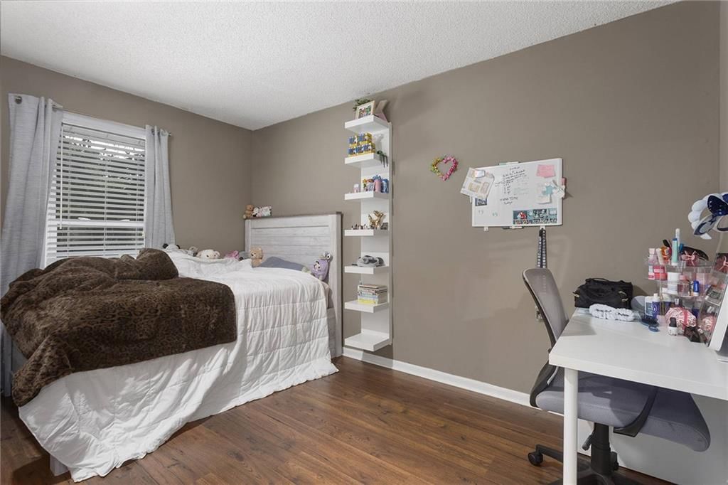 11312 W 77th Street — photo 17